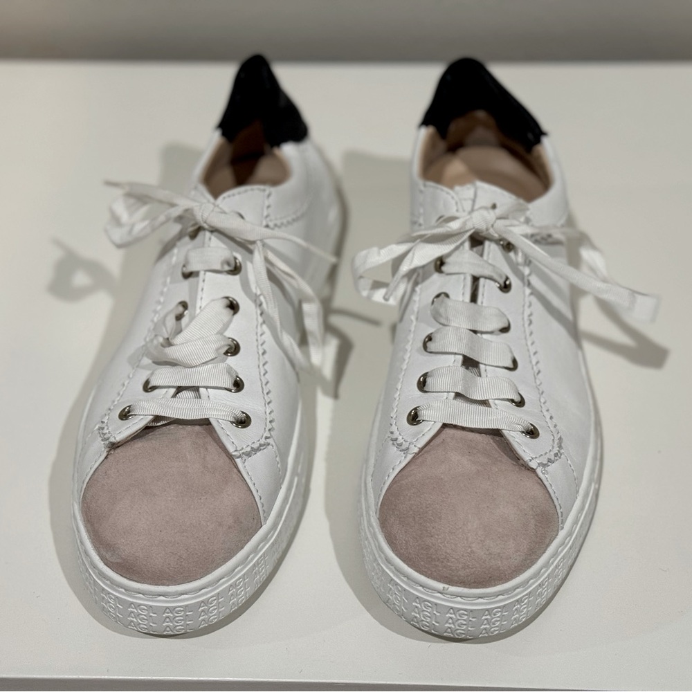 AGL Sade Sneaker in White/ Black Size 37.5 EU/7.5 US